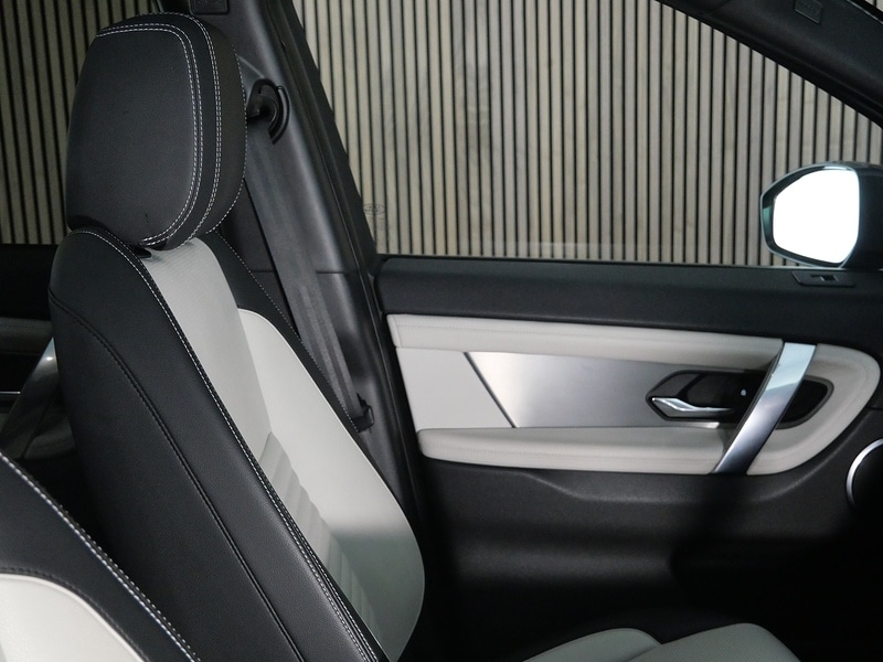 Used Land Rover Discovery Sport 2022 for sale - 77342305: Photo 31