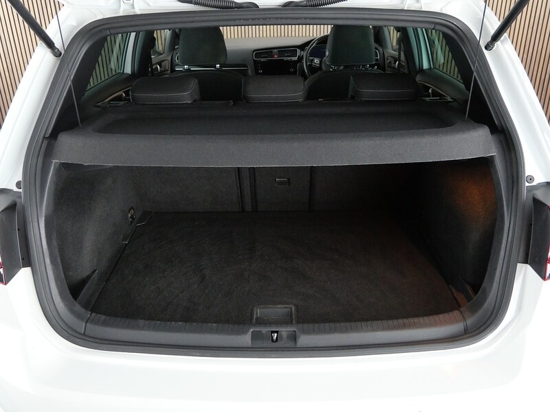 Used Volkswagen Golf 2018 for sale - 77840687: Photo 49