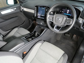 Used Volvo XC40 2023 for sale - 79642545: Photo