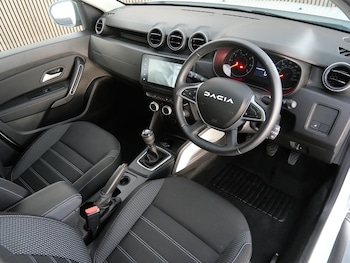 Used Dacia Duster 2023 for sale - 79023349: Photo