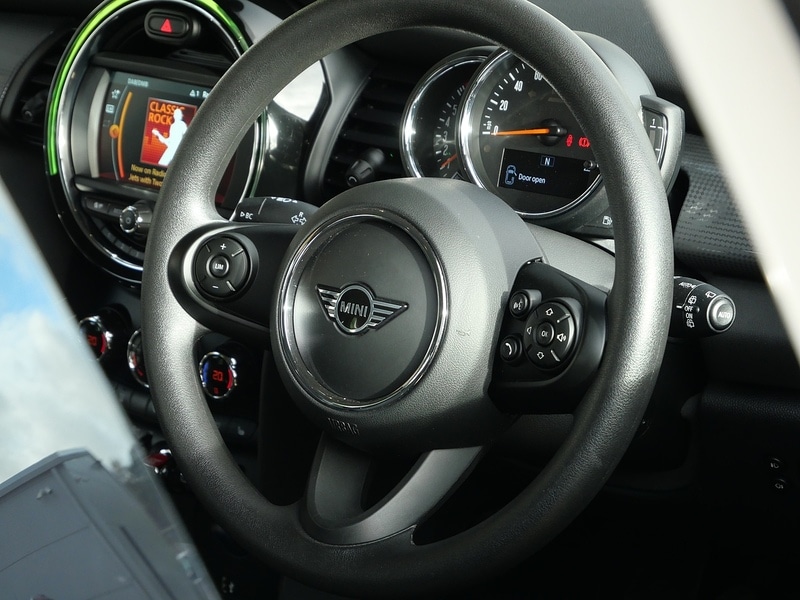 Used MINI Hatch 2020 for sale - 76682345: Photo 12