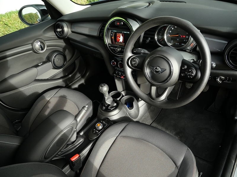 Used MINI Hatch 2020 for sale - 76682345: Photo 3