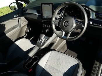 Used Renault Captur 2021 for sale - 76651038: Photo