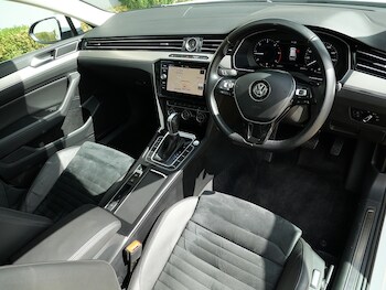 Used Volkswagen Passat 2018 for sale - 75690323: Photo