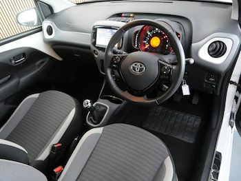 Used Toyota AYGO 2019 for sale - 79072946: Photo
