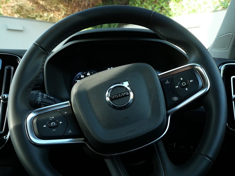 Used Volvo XC40 2022 for sale - 76628603: Photo 25