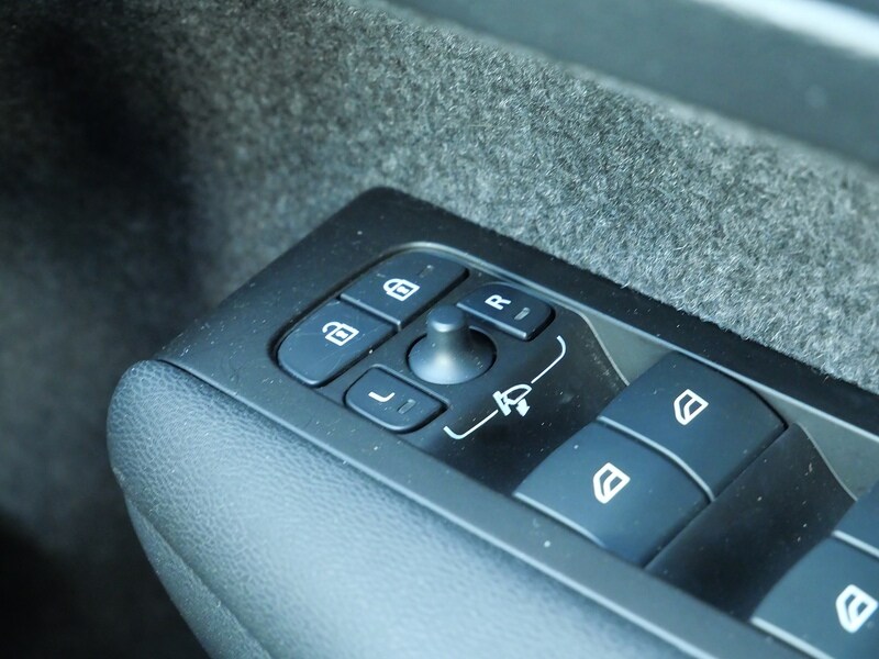 Used Volvo XC40 2022 for sale - 76628603: Photo 29