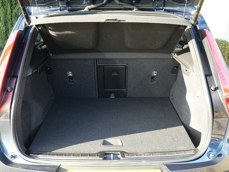 Used Volvo XC40 2022 for sale - 76628603: Photo 33