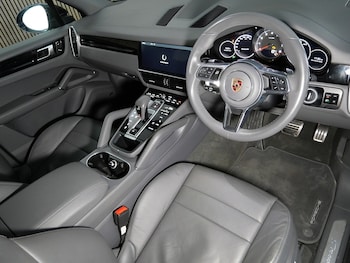 Used Porsche Cayenne 2018 for sale - 77494303: Photo