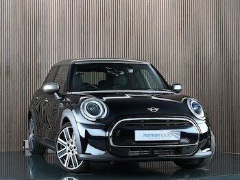 Used MINI Hatch 2023 for sale - 77264041: Photo