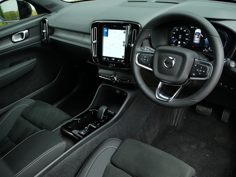 Used Volvo XC40 2022 for sale - 76712136: Photo 3