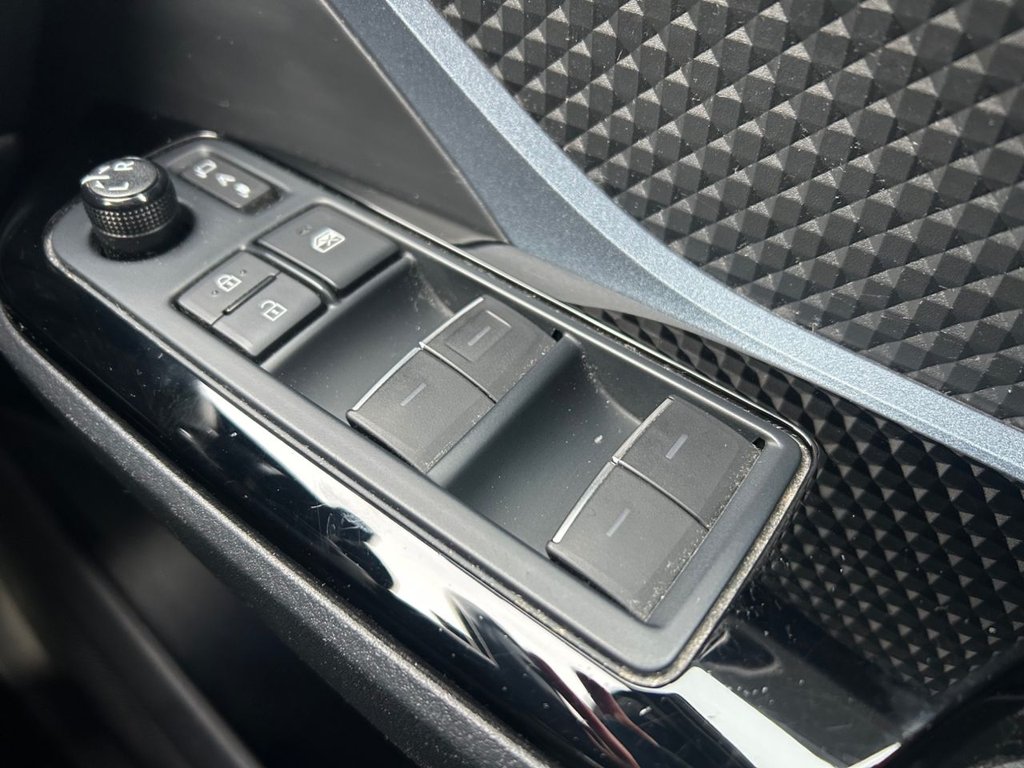 Used Toyota C-HR 2020 for sale - 76851019: Photo 23