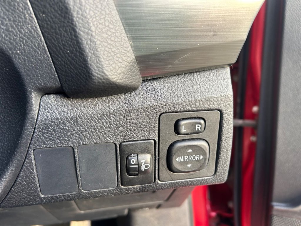 Used Toyota Auris 2014 for sale - 77697924: Photo 15