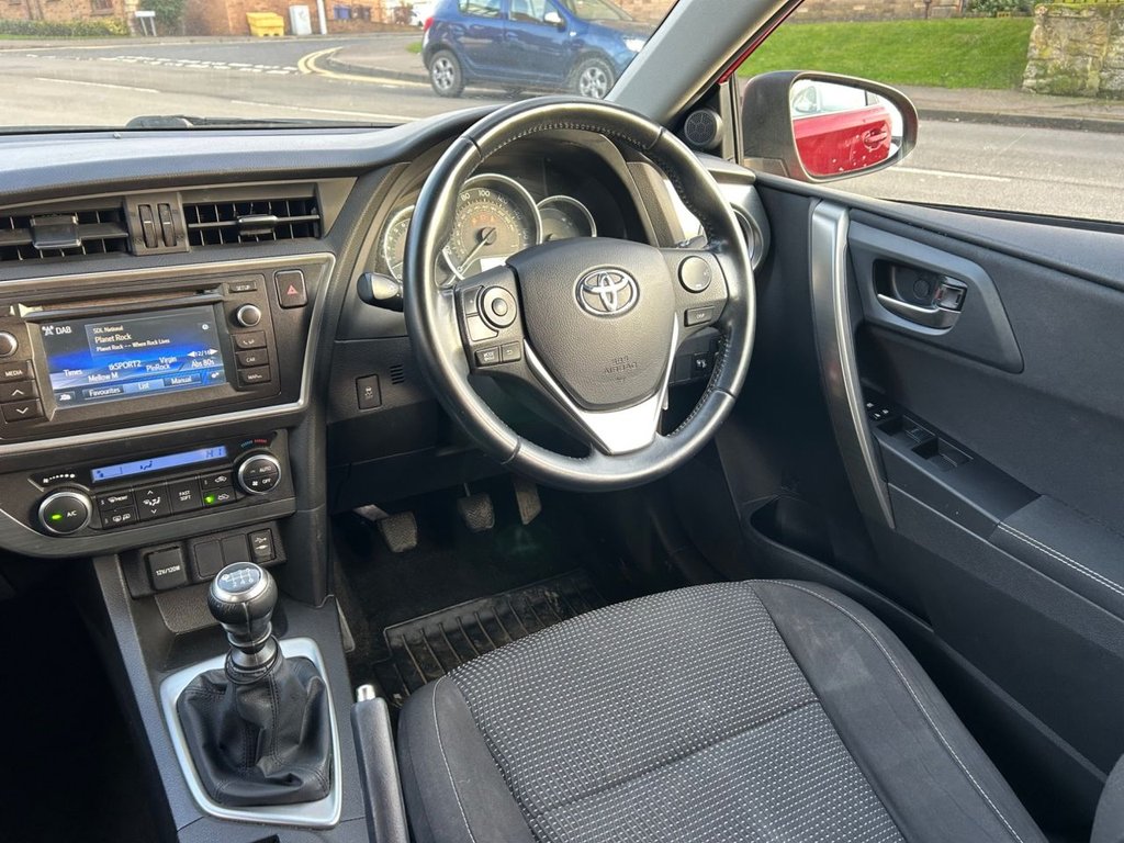 Used Toyota Auris 2014 for sale - 77697924: Photo 25