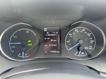 Used Toyota Yaris 2018 for sale - 77905389: Photo