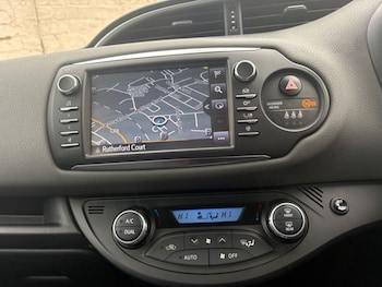 Used Toyota Yaris 2018 for sale - 77905389: Photo