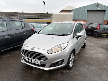 2013 - 1.25 82 Zetec 5dr Petrol Manual