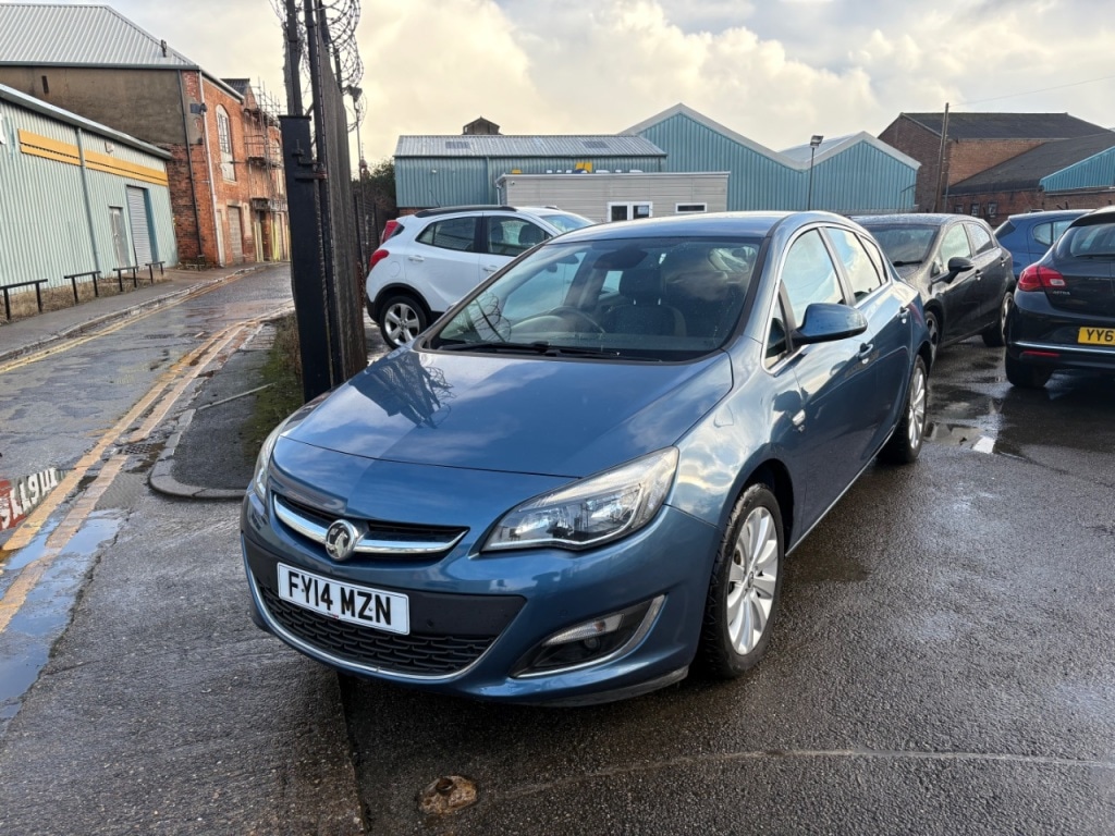 Used Vauxhall Astra 2014 for sale - 76616928: Photo 1
