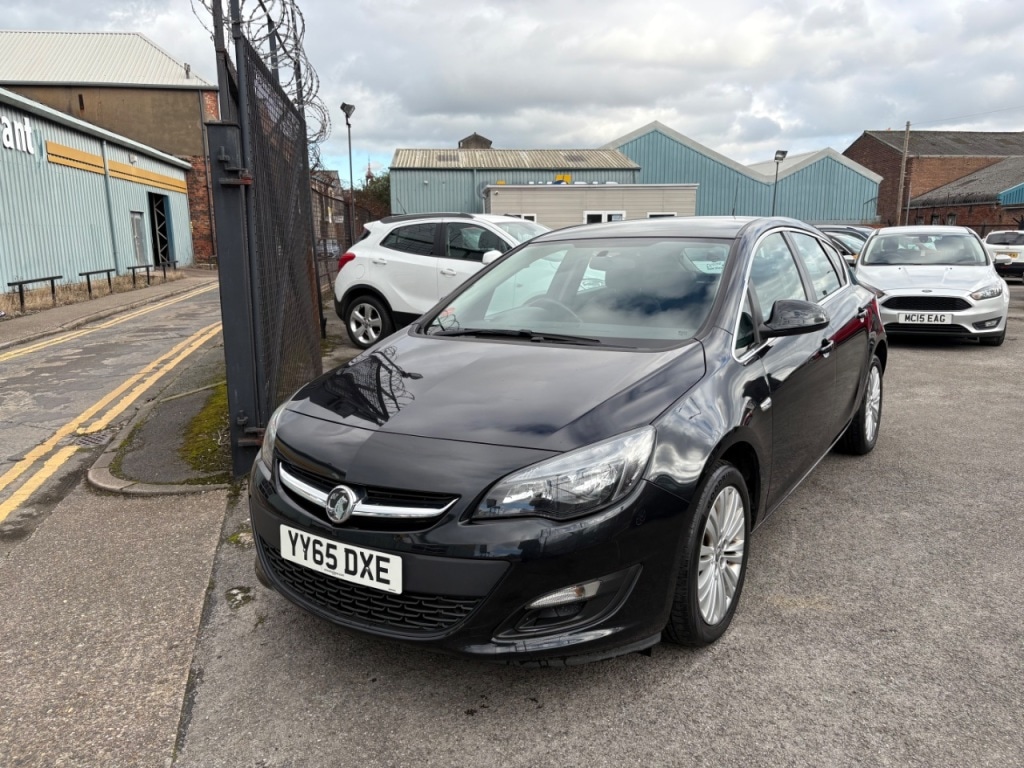 Used Vauxhall Astra 2015 for sale - 76367131: Photo 1