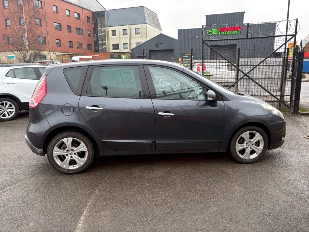 Used Renault Scenic 2011 for sale - 77341127: Photo 6