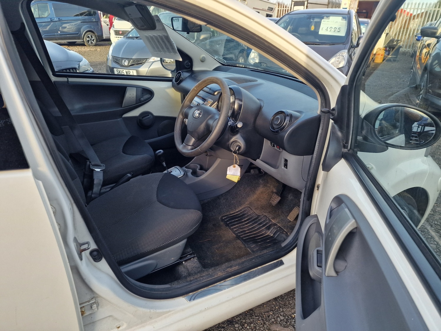 Used Toyota AYGO 2011 for sale - 77954296: Photo 8