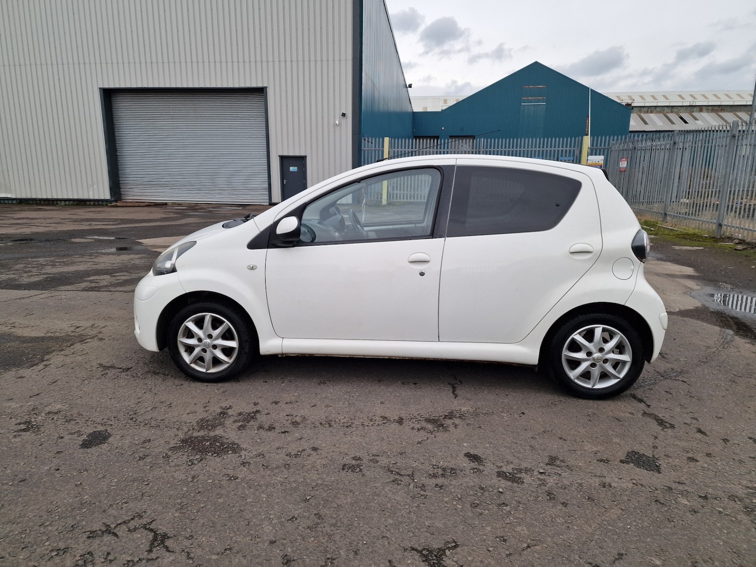 Used Toyota AYGO 2014 for sale - 76461397: Photo 4