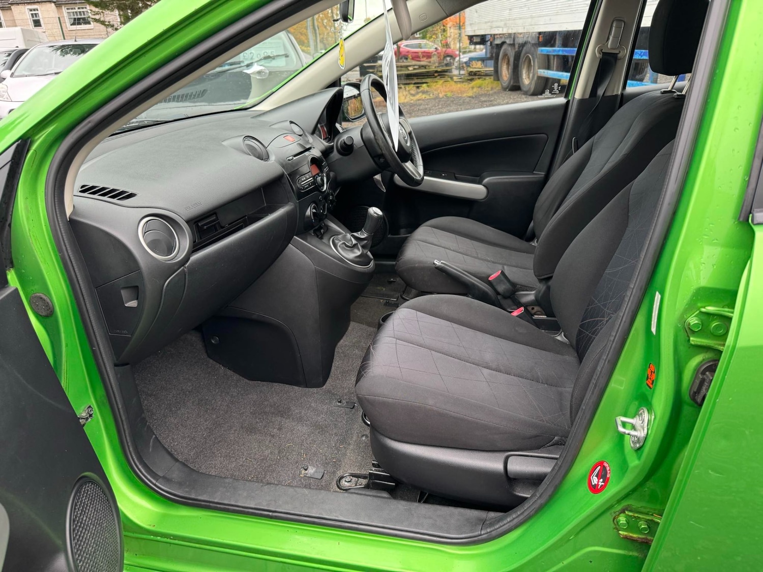 Used Mazda Mazda2 2011 for sale - 76461518: Photo 9