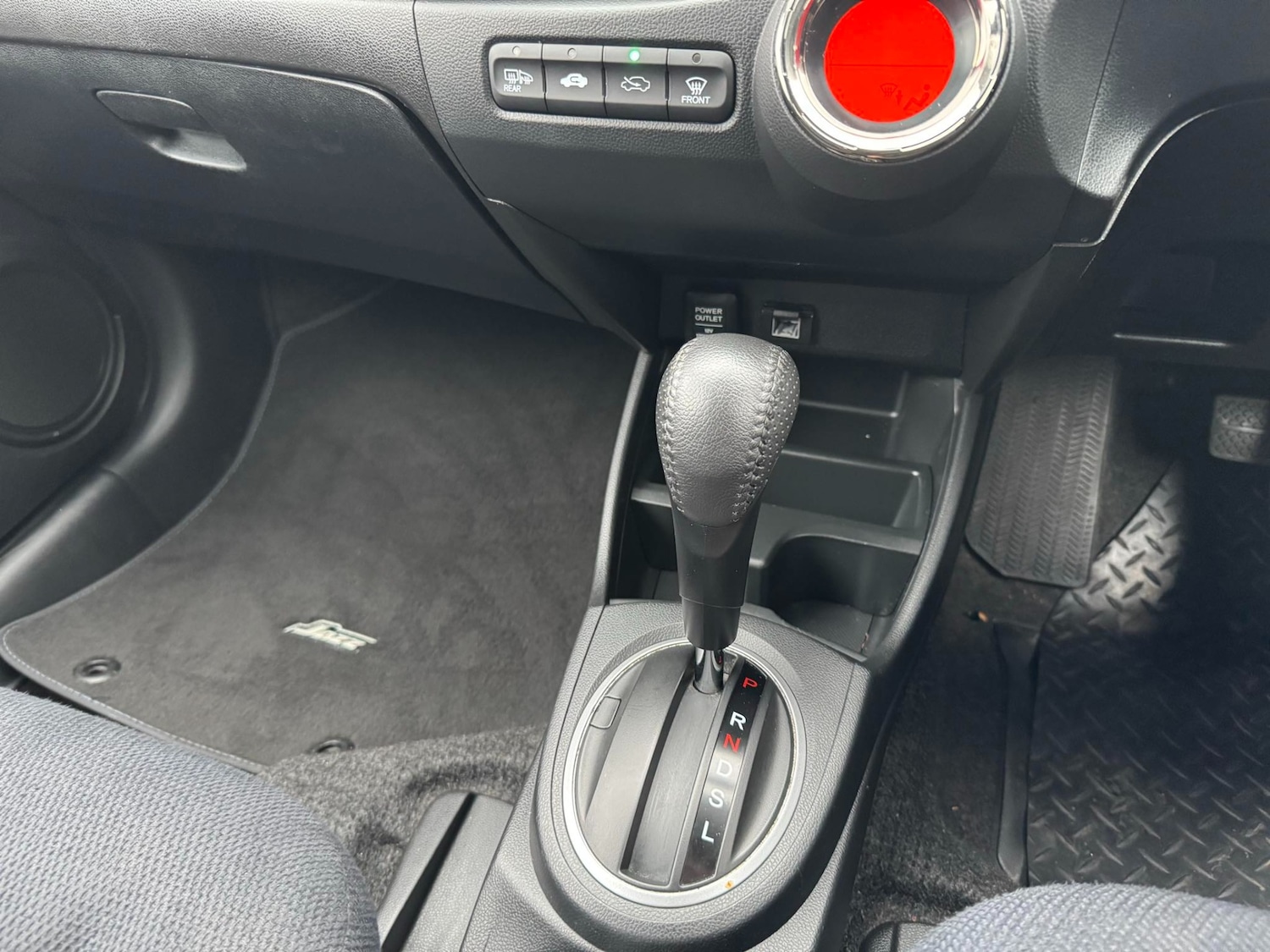 Used Honda Jazz 2015 for sale - 76461604: Photo 15