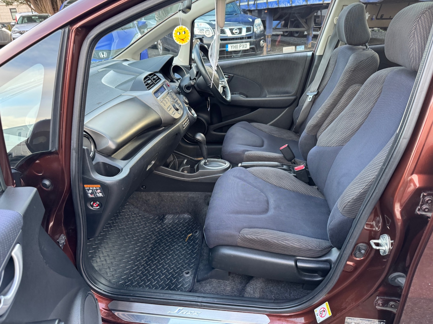 Used Honda Jazz 2011 for sale - 77644069: Photo 15