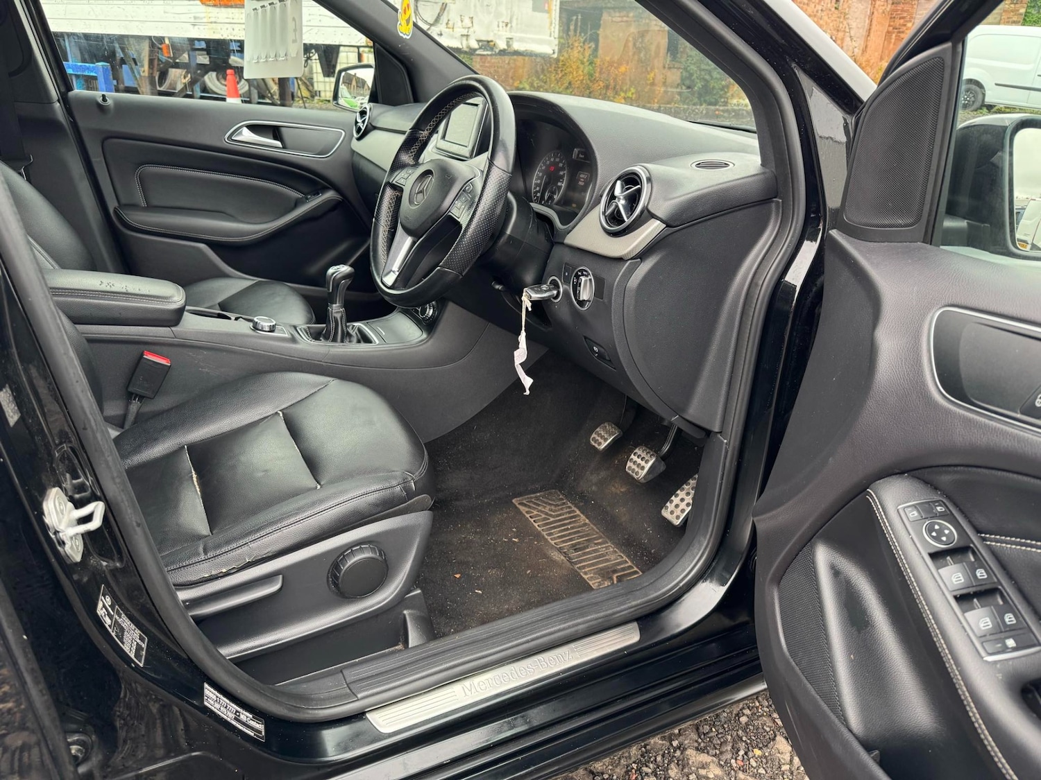 Used Mercedes-Benz B Class 2014 for sale - 76453131: Photo 13