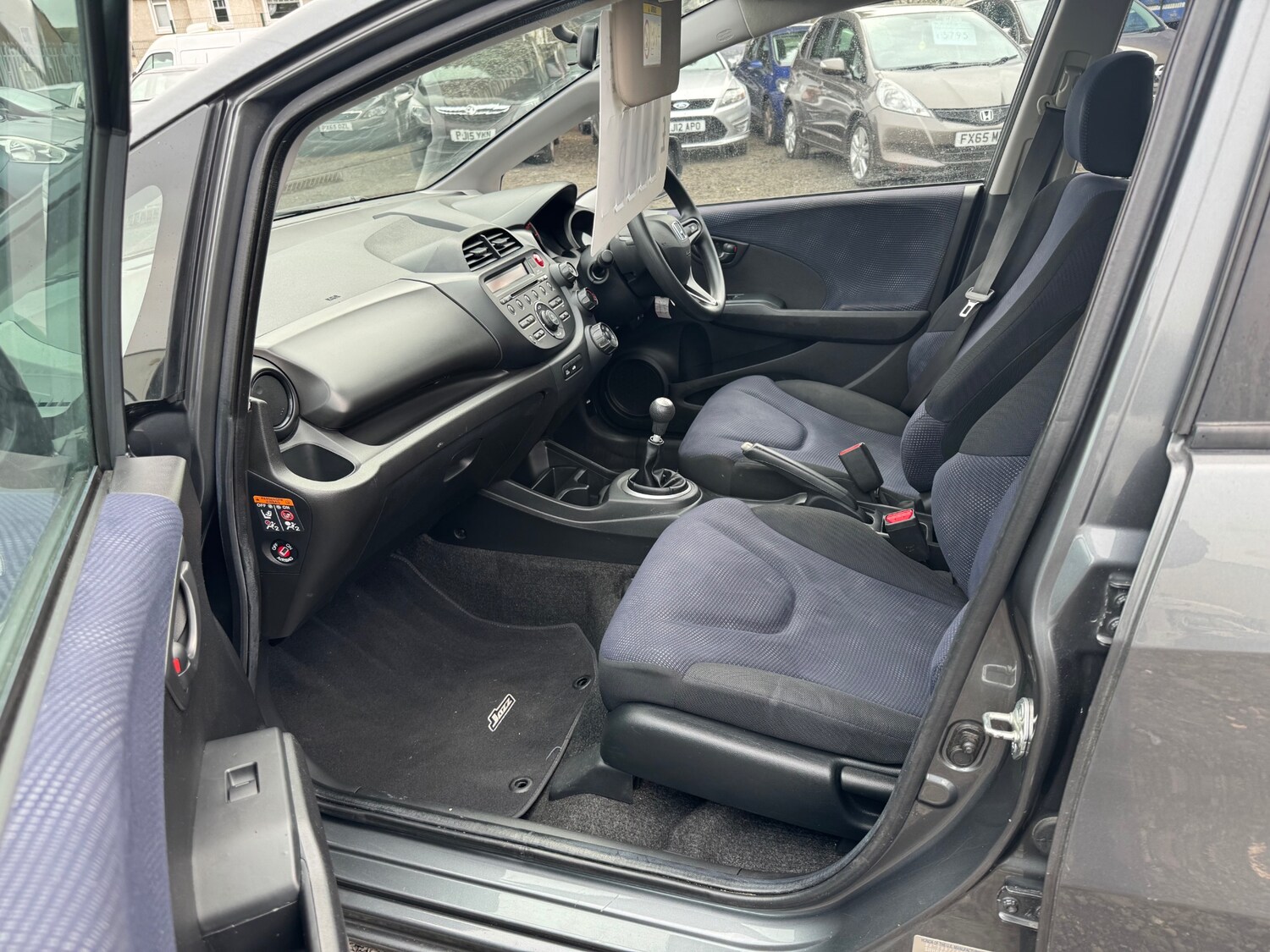 Used Honda Jazz 2015 for sale - 77818032: Photo 11