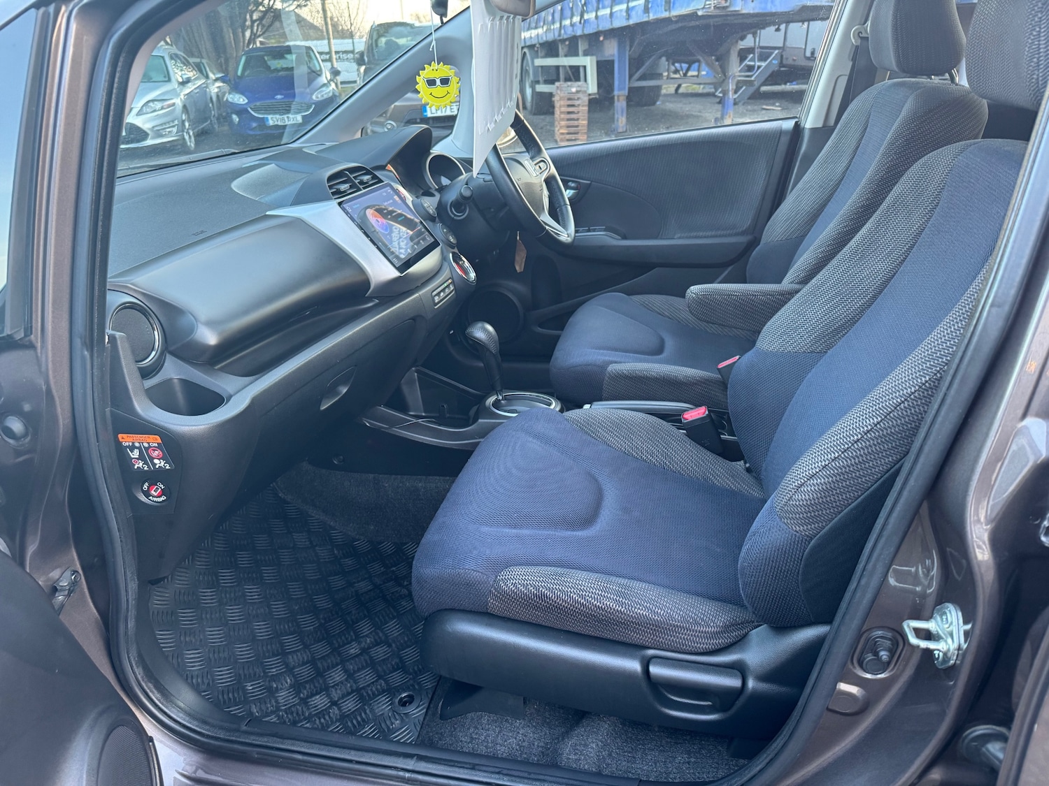 Used Honda Jazz 2015 for sale - 77759410: Photo 12