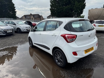 Used Hyundai i10 2015 for sale - 79451545: Photo