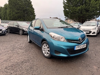 Used Toyota Yaris 2013 for sale - 77123987: Photo