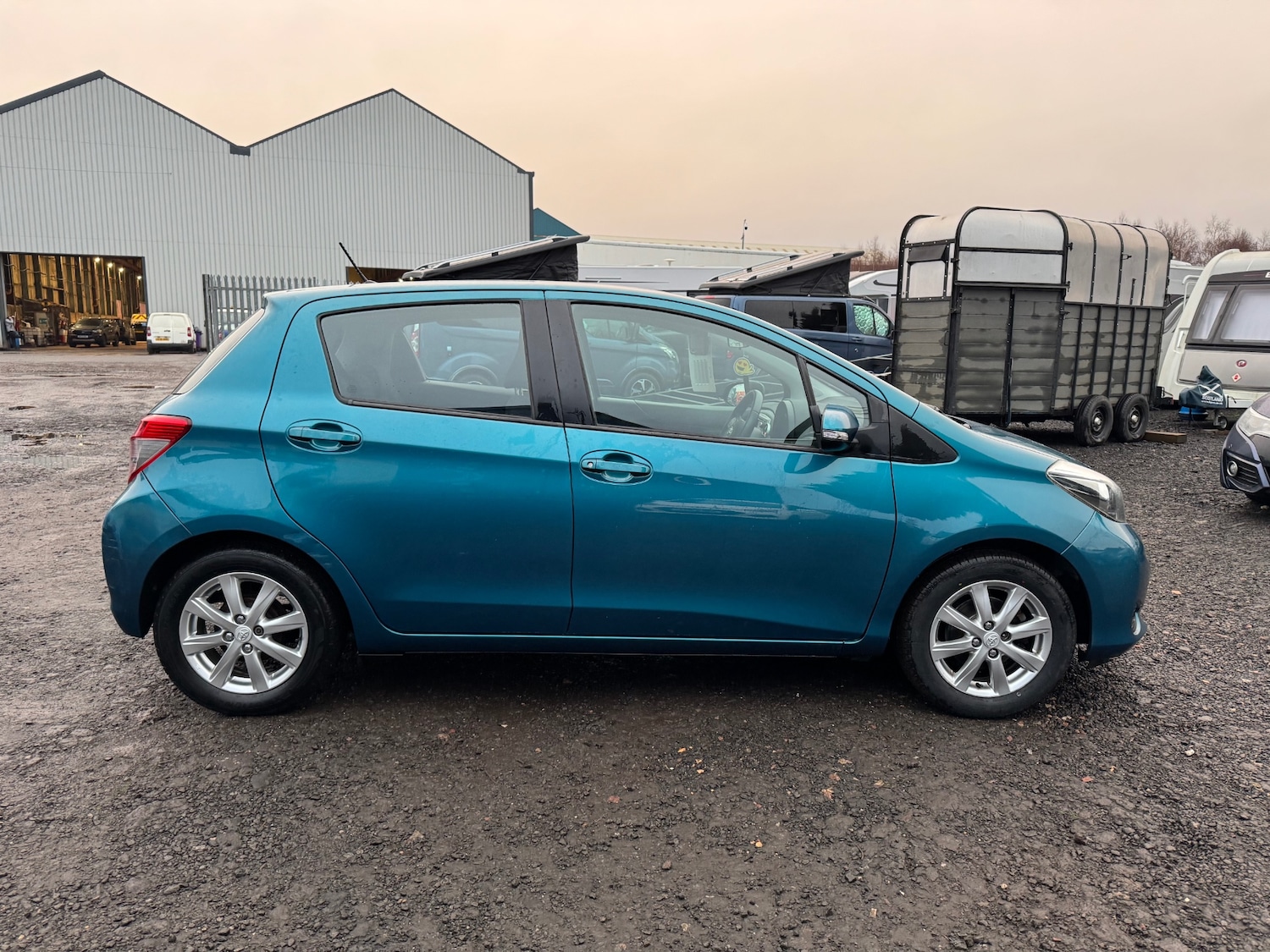 Used Toyota Yaris 2013 for sale - 77123987: Photo 5