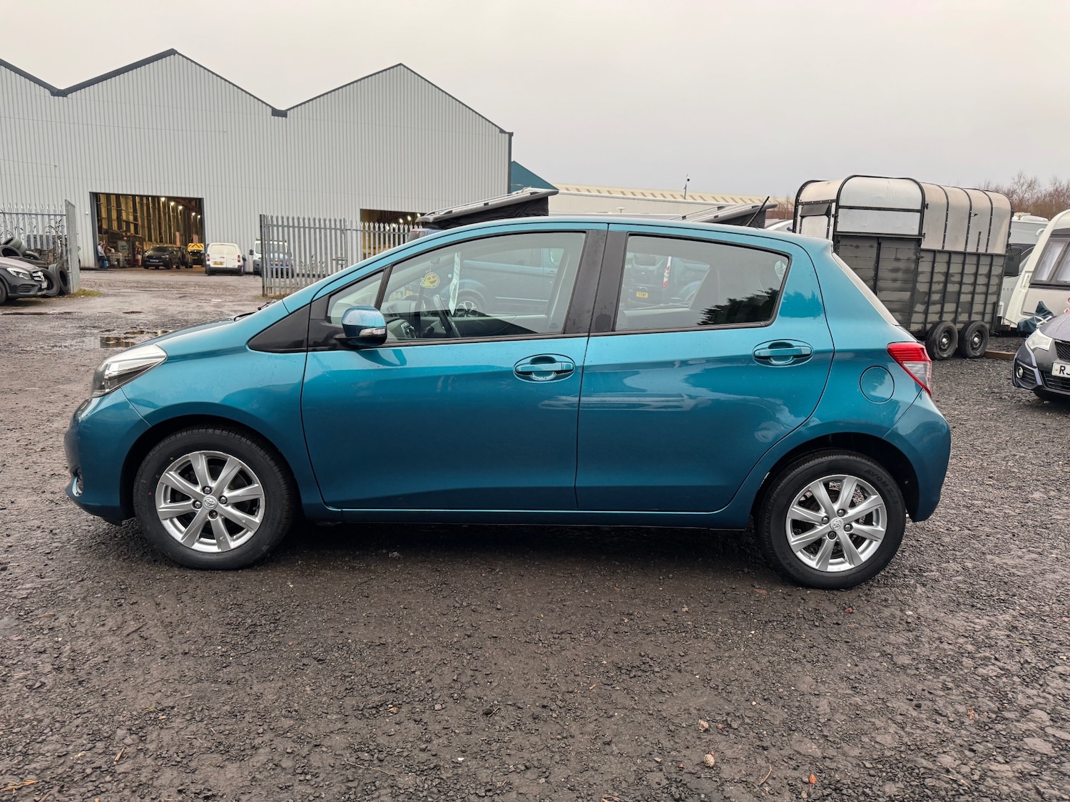 Used Toyota Yaris 2013 for sale - 77123987: Photo 7