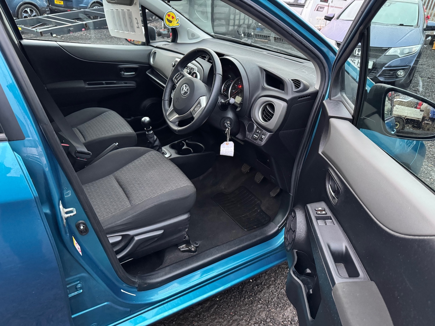 Used Toyota Yaris 2013 for sale - 77123987: Photo 9