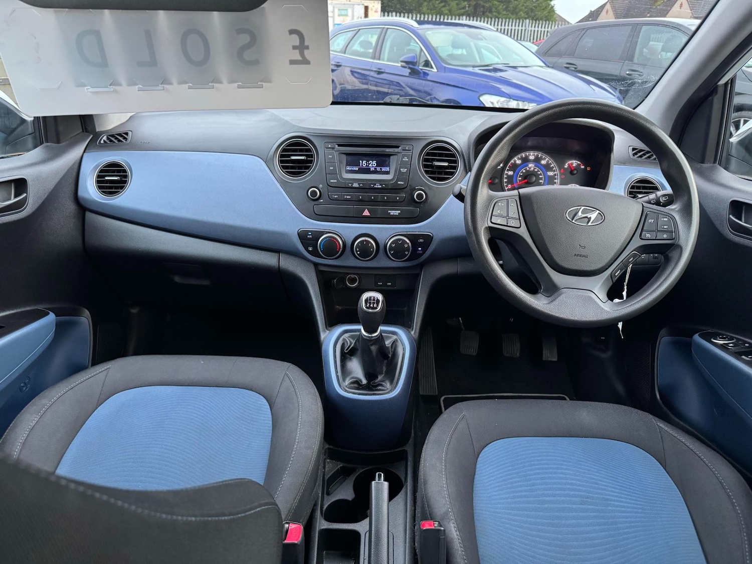 Used Hyundai i10 2015 for sale - 77065845: Photo 12