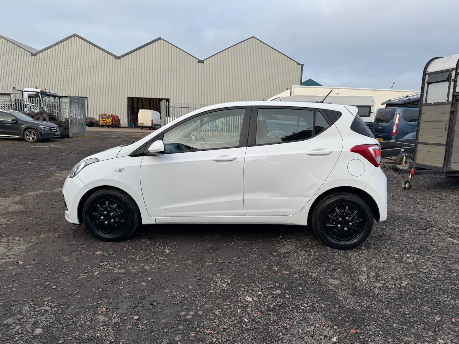 Used Hyundai i10 2015 for sale - 77065845: Photo 6