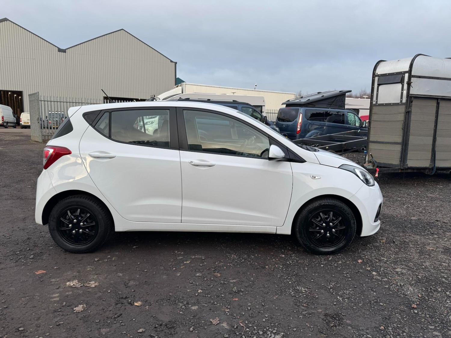 Used Hyundai i10 2015 for sale - 77065845: Photo 7