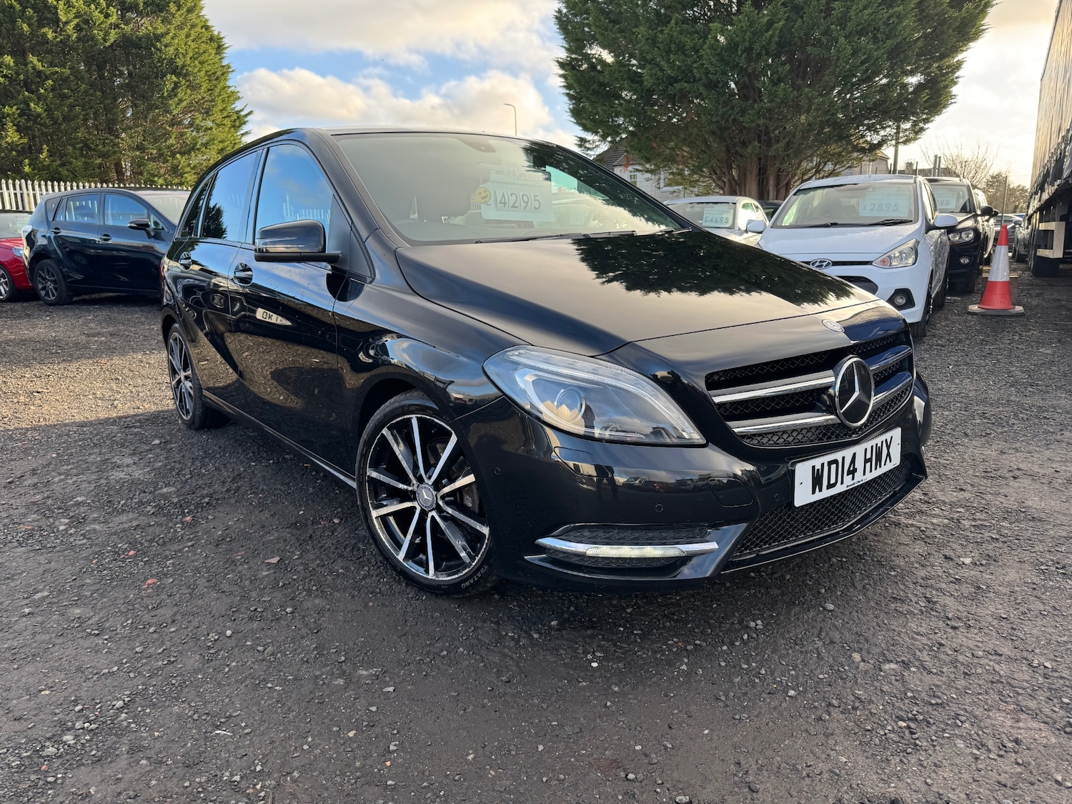 Used Mercedes-Benz B Class 2014 for sale - 77644076: Photo 1