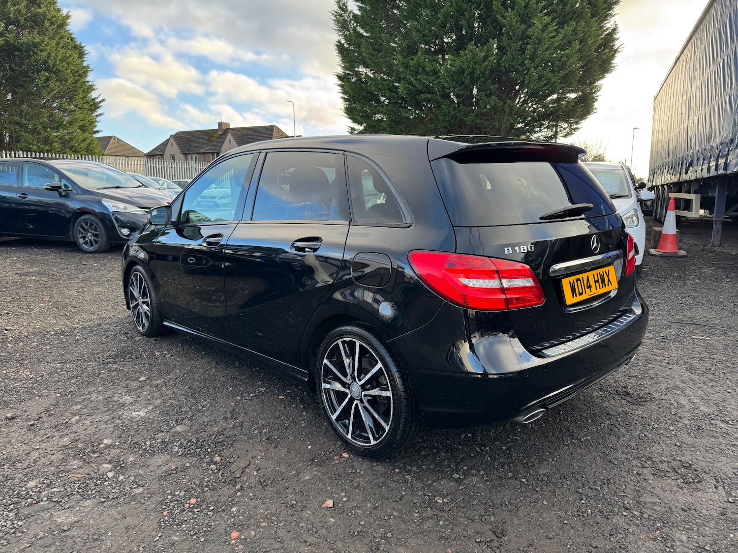 Used Mercedes-Benz B Class 2014 for sale - 77644076: Photo 5