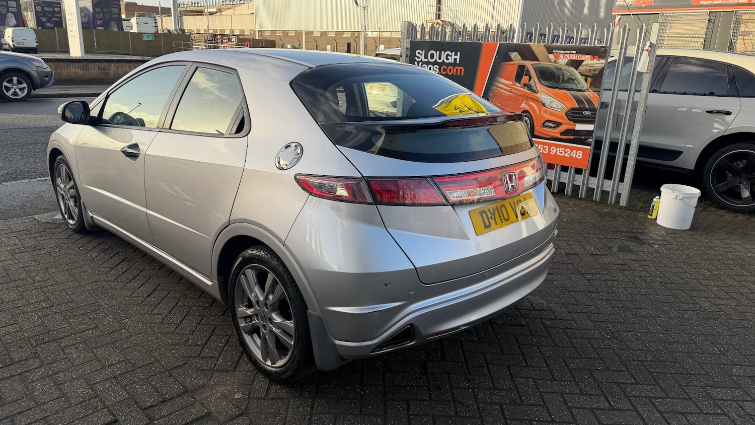 Used Honda Civic 2010 for sale - 76892243: Photo 3