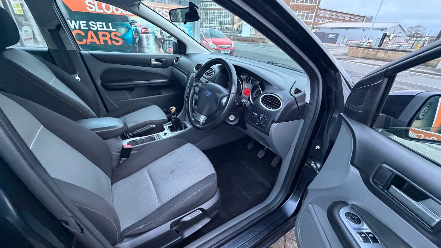 Used Ford Focus 2010 for sale - 77367356: Photo 6