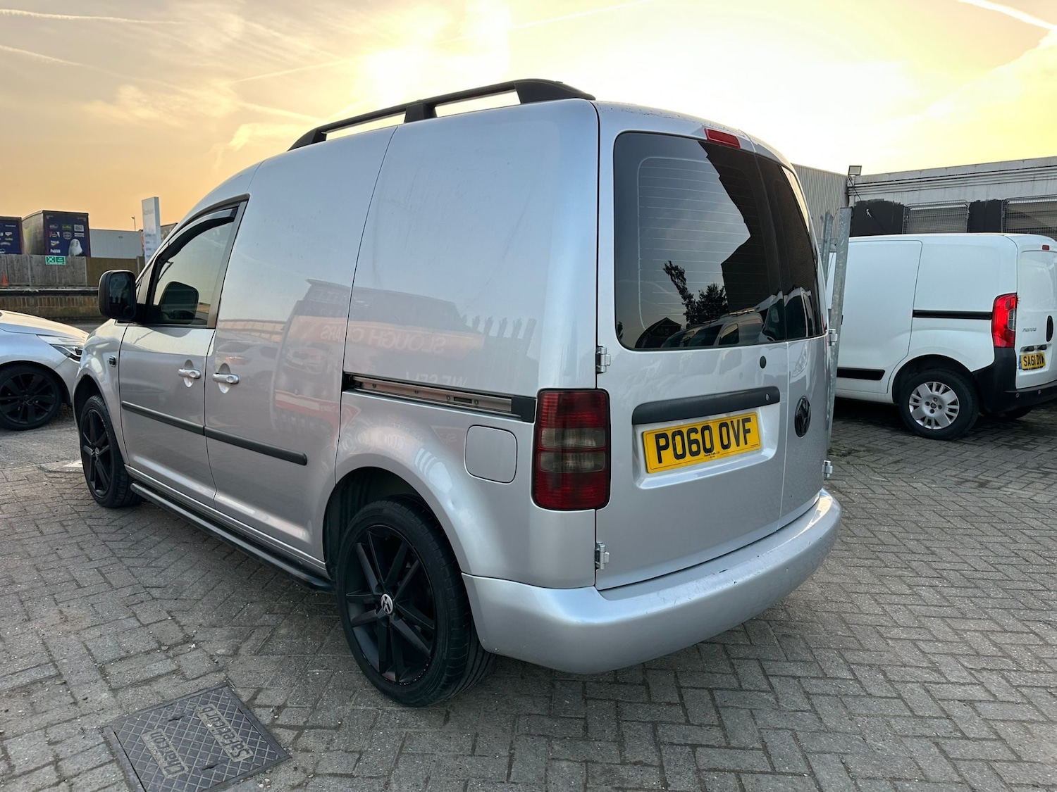 Used Volkswagen Caddy 2011 for sale - 77668223: Photo 3