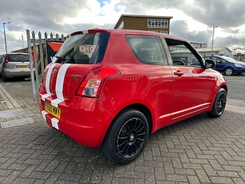 Used Suzuki Swift 2011 for sale - 77261272: Photo
