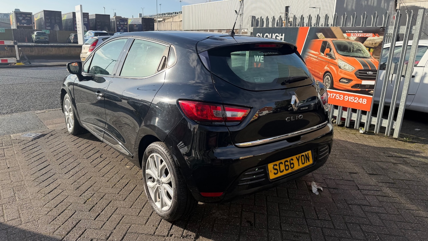 Used Renault Clio 2017 for sale - 77350775: Photo 3