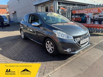 Used Peugeot 208 2015 for sale - 76120431: Photo