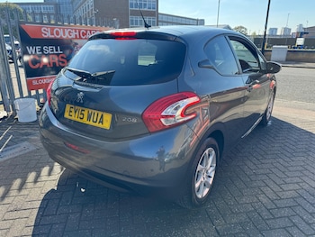Used Peugeot 208 2015 for sale - 76120431: Photo
