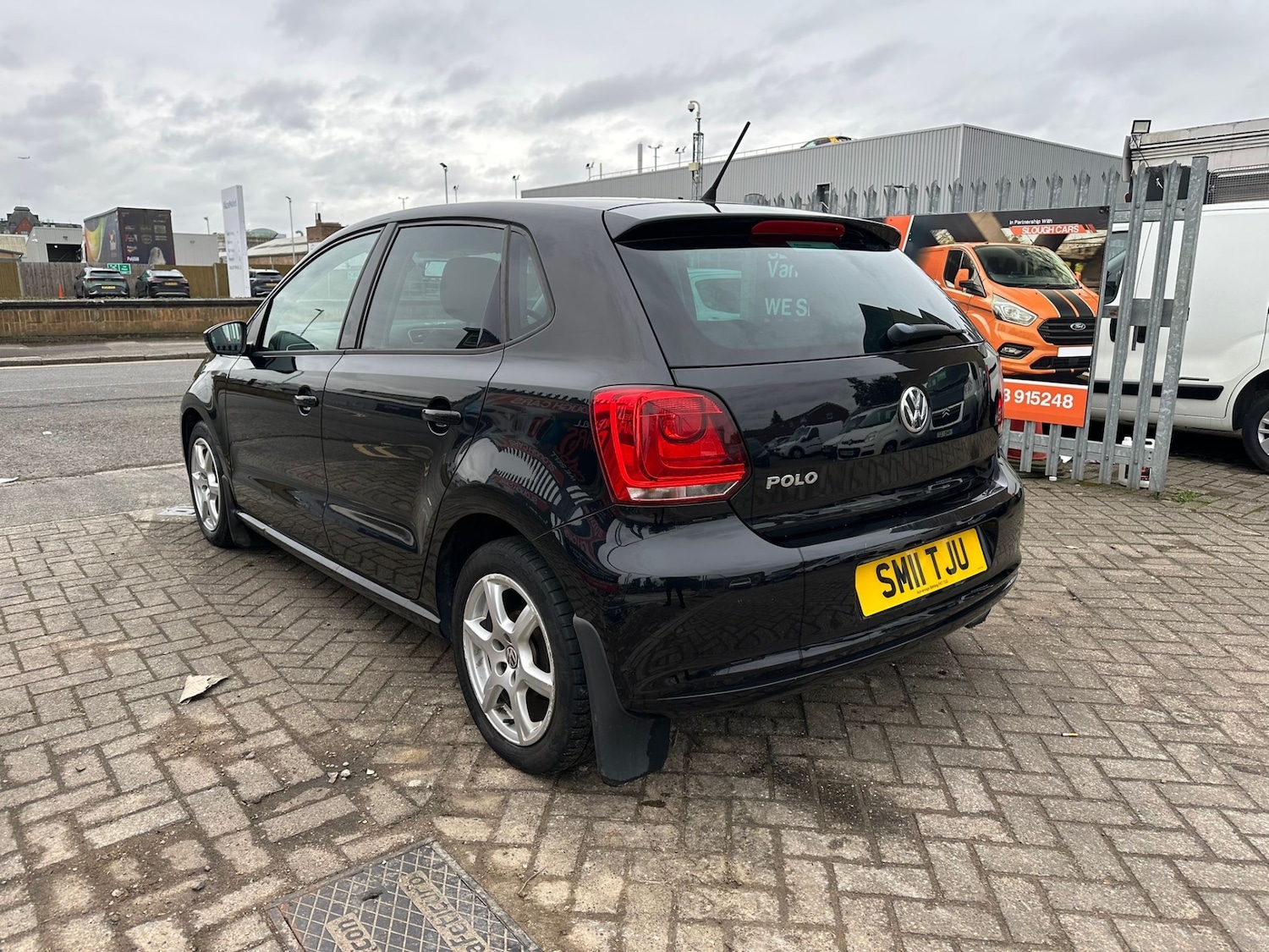 Used Volkswagen Polo 2011 for sale - 77592444: Photo 3